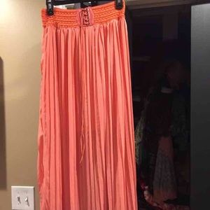 NWOT Medium Maxi Skirt